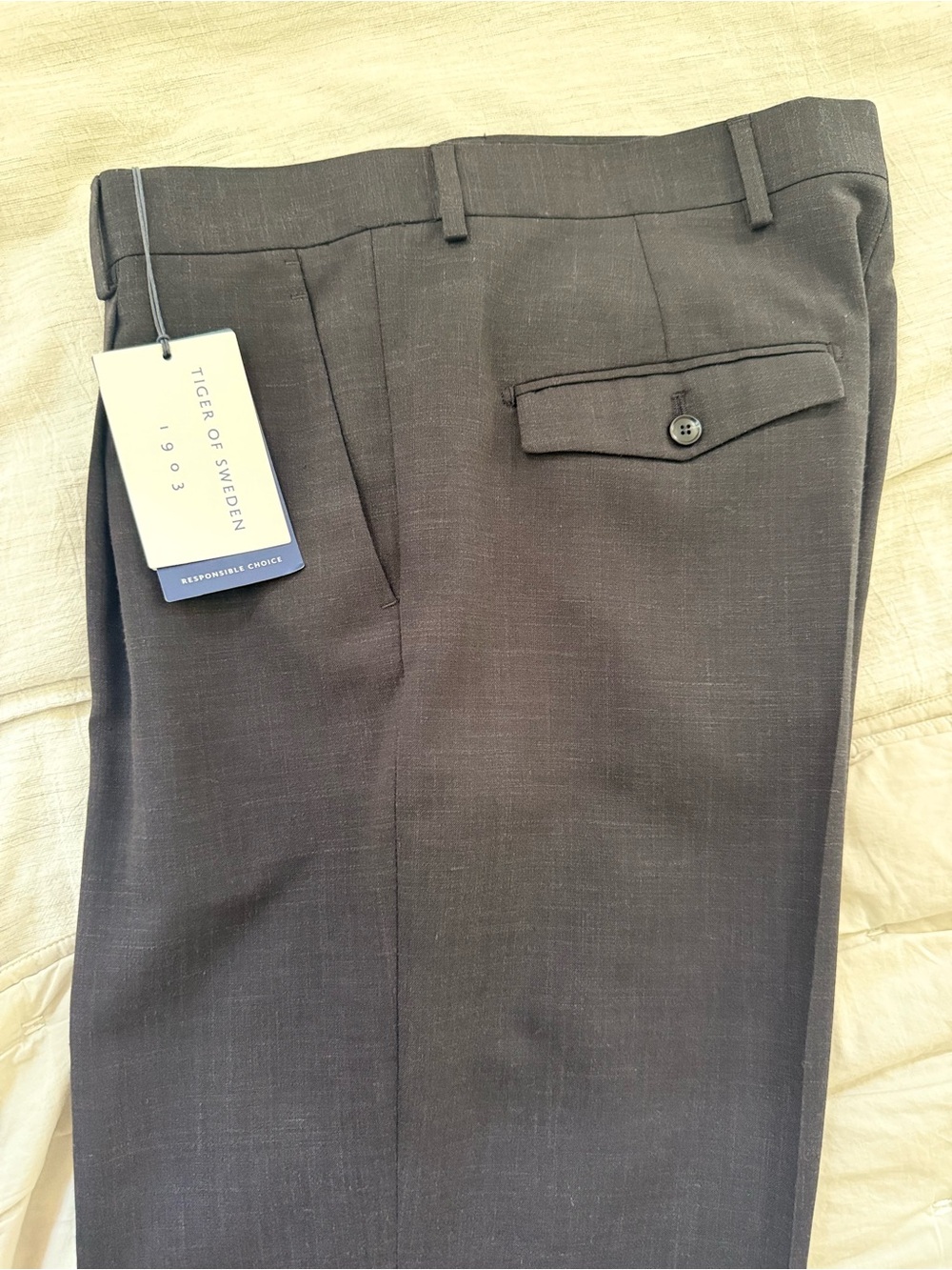 Tiger of Sweden Men's Charcoal Flat-Front Dress Shorts